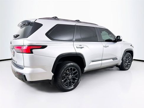 Used 2024 Toyota Sequoia Platinum AWD/4WD image 42
