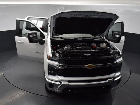 Used 2024 Chevrolet Silverado 3500 LT w/ Z71 Off-Road Package image 38