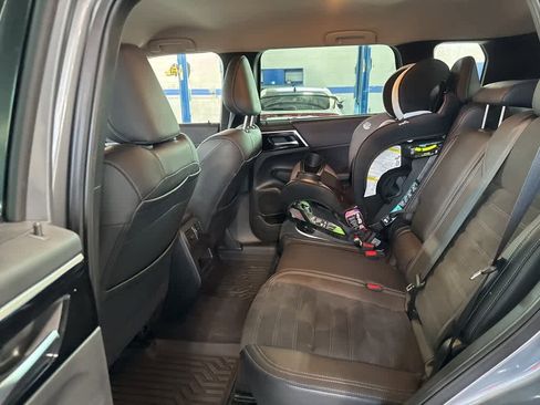 Used 2023 Mitsubishi Outlander SE image 17