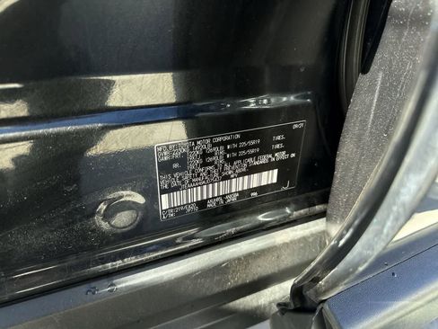 Used 2021 Toyota Venza Limited w/ Advanced Technology Package image 25