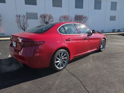 Used 2017 Alfa Romeo Giulia Ti image 7