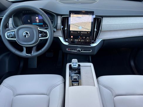 New 2026 Volvo XC90 T8 Plus w/ Protection Package Premier AWD/4WD image 14