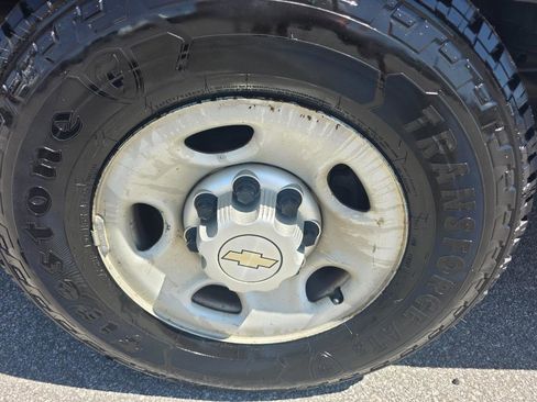 Used 2014 Chevrolet Express 2500 image 17