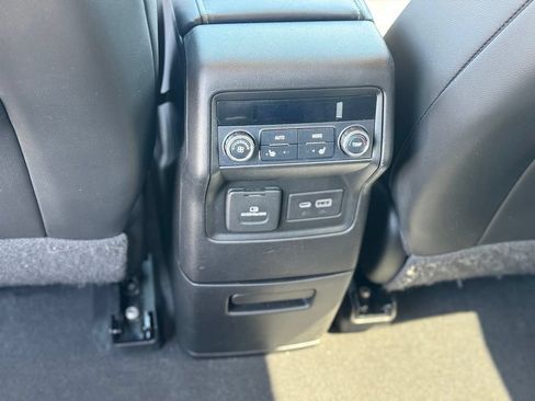 Used 2020 GMC Acadia Denali AWD/4WD image 25