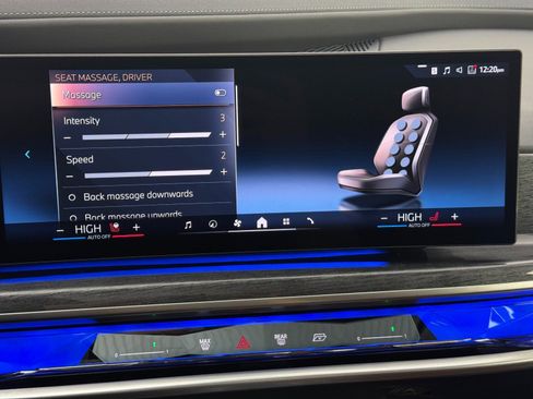 Used 2023 BMW 760i xDrive image 29