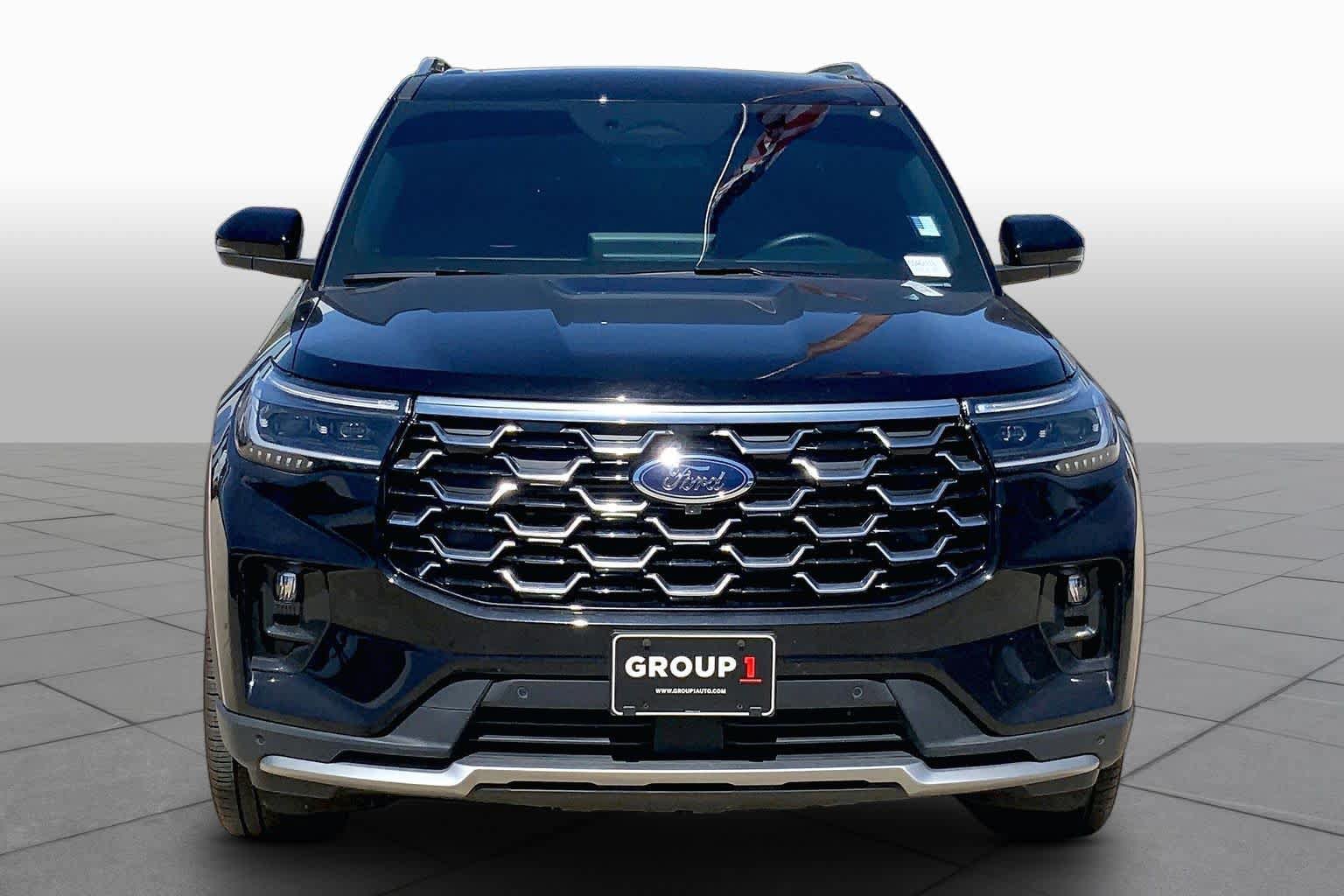 Used 2025 Ford Explorer Platinum w/ Ultimate Package AWD/4WD image 3