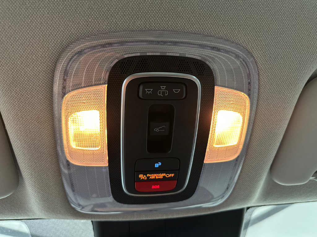 Used 2025 Hyundai Elantra Limited FWD image 32