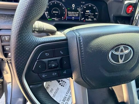 Used 2025 Toyota Tacoma TRD Off-Road AWD/4WD image 19