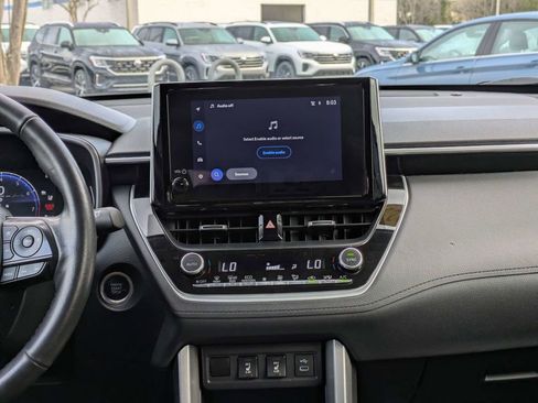 Used 2023 Toyota Corolla Cross XLE w/ Convenience Package AWD/4WD image 19
