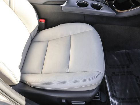 Used 2014 Toyota Avalon Limited image 36