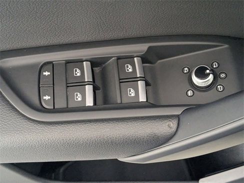 Used 2019 Audi Q5 2.0T Premium image 12