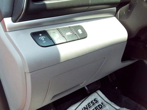 Used 2020 Hyundai Elantra SEL FWD image 11