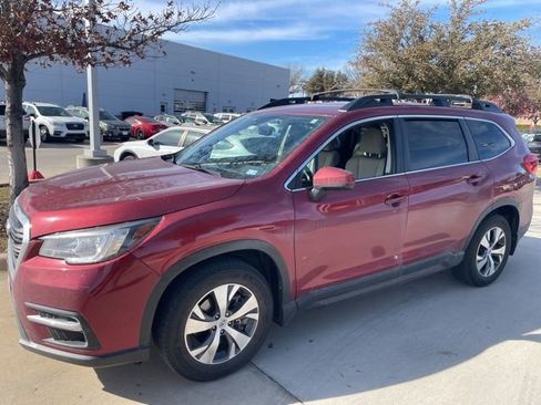 Used 2019 Subaru Ascent Premium image 3