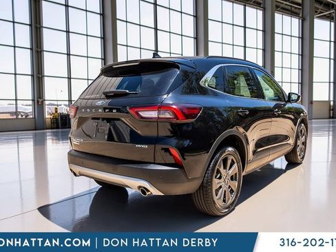 Used 2023 Ford Escape Platinum AWD/4WD image 35