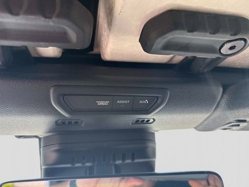 Used 2022 Jeep Wrangler Unlimited Rubicon AWD/4WD image 25
