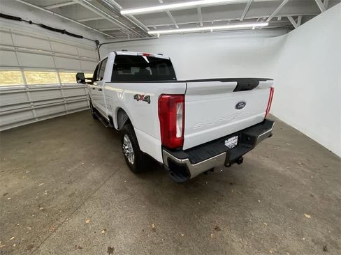 Used 2024 Ford F350 XLT image 4