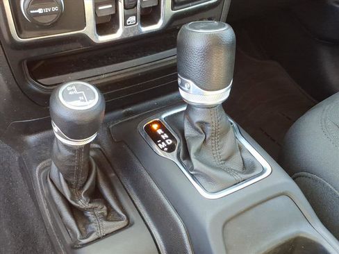 Used 2021 Jeep Wrangler Sport image 21