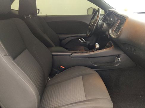 Used 2021 Dodge Challenger SXT RWD image 21