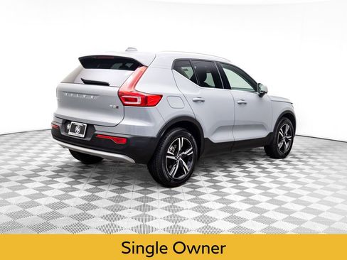 Used 2025 Volvo XC40 B5 Core image 5