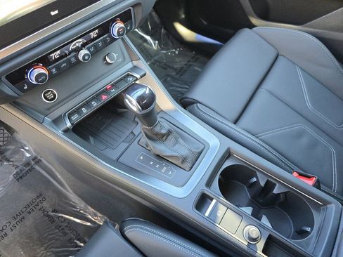 Certified 2025 Audi Q3 2.0T Premium w/ Convenience Package image 28