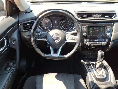 Certified 2020 Nissan Rogue SV w/ Sun & Sound Touring Package AWD/4WD image 13