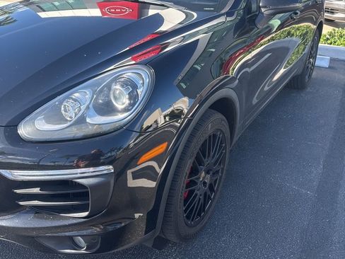 Used 2018 Porsche Cayenne S image 2