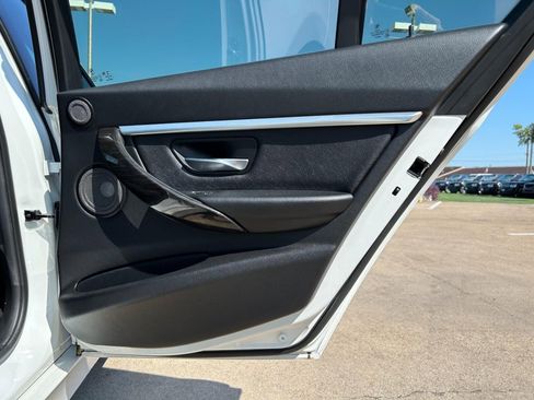 Used 2018 BMW 330i Sedan w/ Premium Package image 26