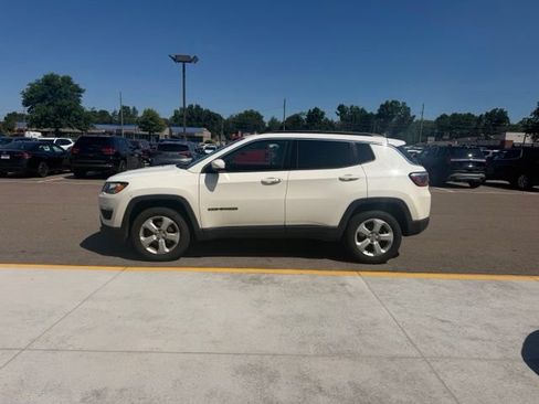 Used 2018 Jeep Compass Latitude w/ Popular Equipment Group AWD/4WD image 11