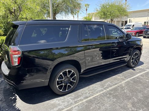 Used 2024 Chevrolet Suburban RST w/ Luxury Package RWD image 3