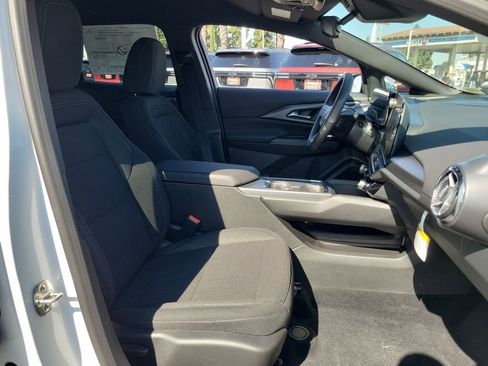 New 2026 Chevrolet Equinox EV LT image 16