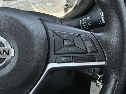 Used 2022 Nissan Versa S FWD image 14