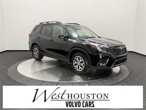 Used 2023 Subaru Forester Premium image 1