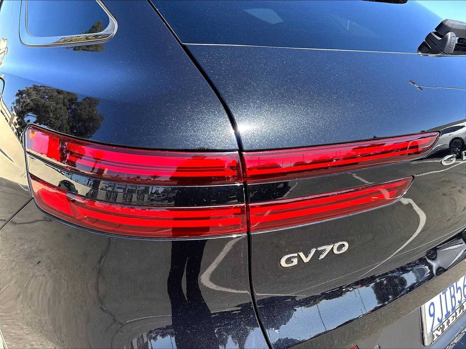 Used 2023 Genesis GV70 2.5T w/ Sport Prestige Package AWD/4WD image 30