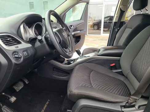 Used 2017 Dodge Journey SXT w/ Comfort/Convenience Group image 13