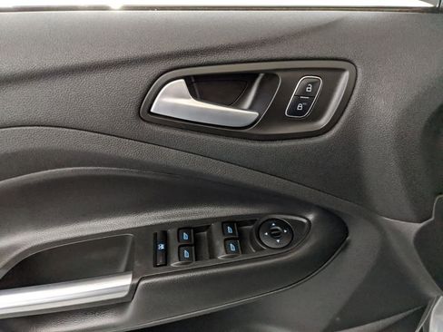 Used 2017 Ford Escape SE image 15