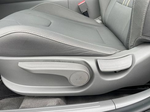 Used 2025 Hyundai Elantra Sport FWD image 10
