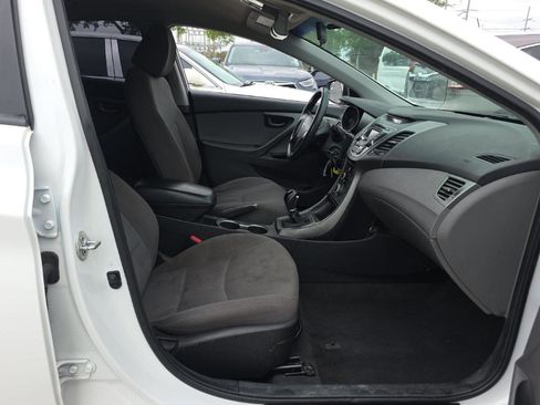 Used 2014 Hyundai Elantra SE image 10