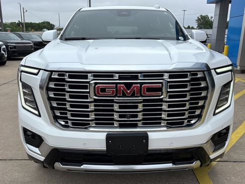 Used 2025 GMC Yukon XL Denali AWD/4WD image 13