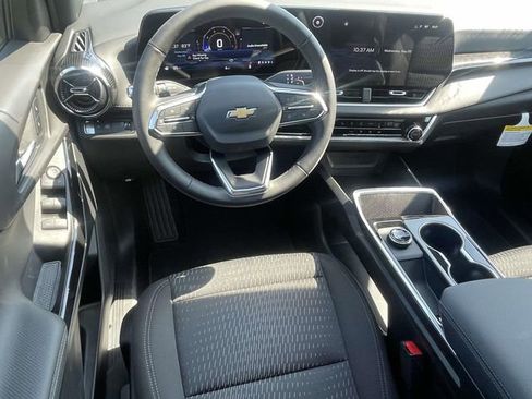 New 2026 Chevrolet Equinox LT w/ Safety and Technology Package FWD image 11