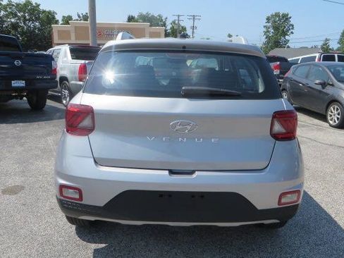 Used 2026 Hyundai Venue SEL FWD image 41