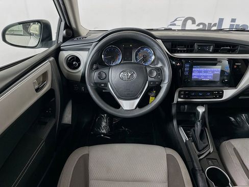 Used 2017 Toyota Corolla LE image 24