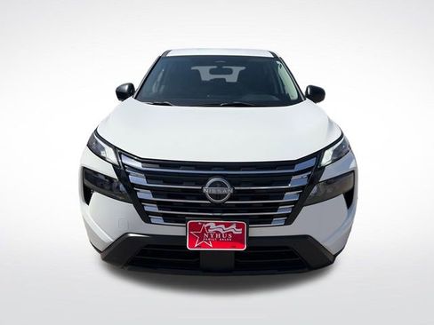 Used 2024 Nissan Rogue S AWD/4WD image 2
