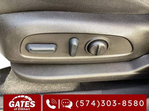 Used 2022 Chevrolet Equinox LT FWD image 17