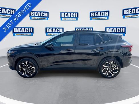 New 2026 Chevrolet Trax RS w/ Sunroof Package FWD image 5