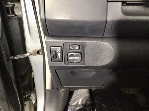 Used 2009 Toyota Yaris image 17