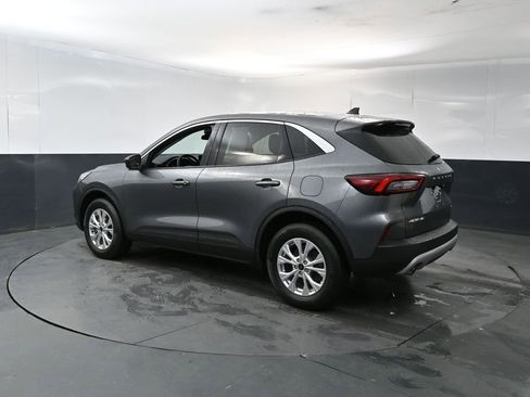 Used 2023 Ford Escape Active AWD/4WD image 3