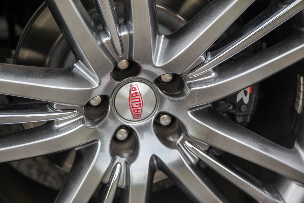 Used 2009 Jaguar XKR R RWD image 11