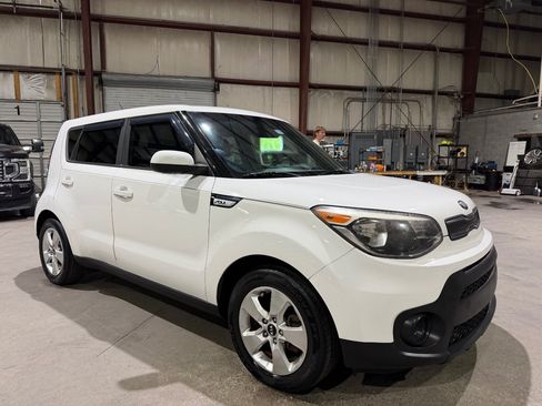 Used 2018 Kia Soul w/ Convenience Package FWD image 2