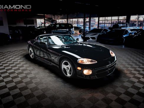 Used 1994 Dodge Viper RT/10 image 3