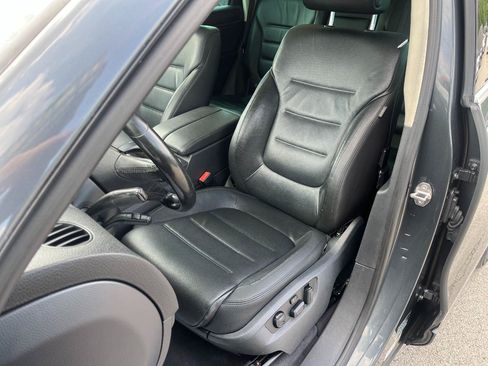 Used 2016 Volkswagen Touareg TDI AWD/4WD image 12